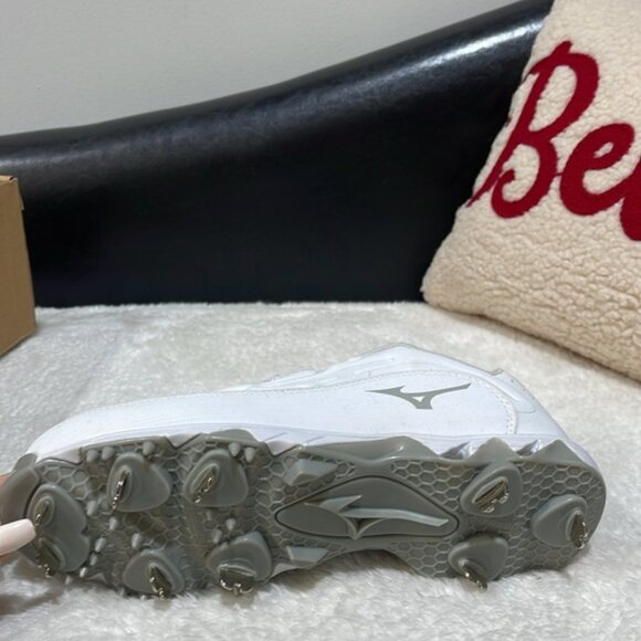 Mizuno Women's 9-Spike Swift 8 Metal Fastpitch Softball Cleats - Picture 5 of 8